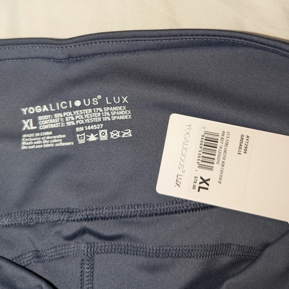 Fabletics High-Waisted Capri - Picture 3 of 3